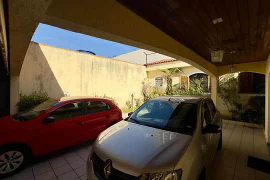 Garagem de casa à venda com 5 quartos, 480m² em Vila Augusta, Guarulhos