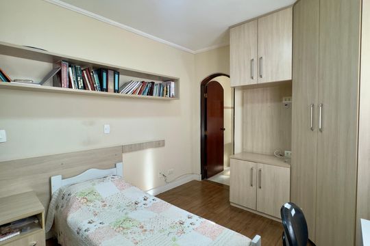 Quarto 1 de casa à venda com 5 quartos, 480m² em Vila Augusta, Guarulhos