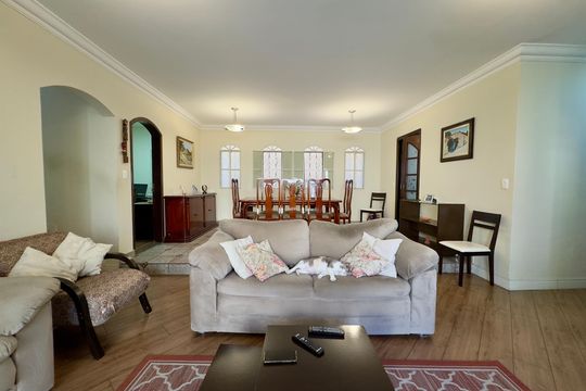 Casa à venda com 5 quartos, 480m² em Vila Augusta, Guarulhos