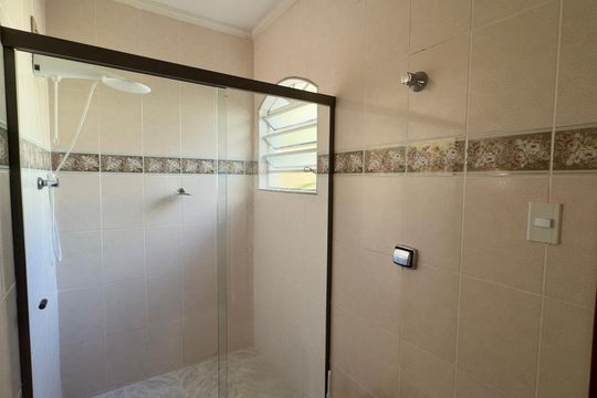 Banheiro 3 de casa à venda com 5 quartos, 480m² em Vila Augusta, Guarulhos