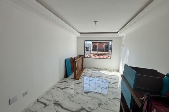 Sala de casa à venda com 3 quartos, 95m² em Vila Paulistania, São Paulo