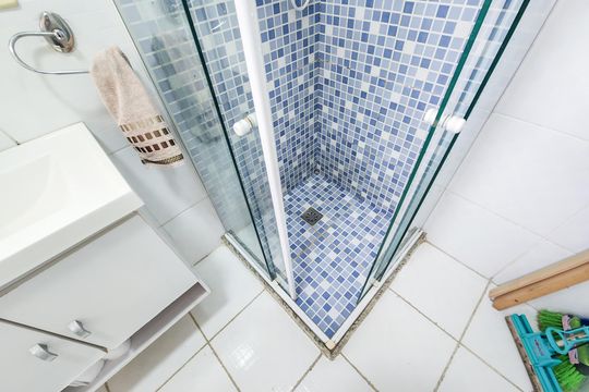 Banheiro de kitnet/studio à venda com 1 quarto, 25m² em Lapa, Rio de Janeiro