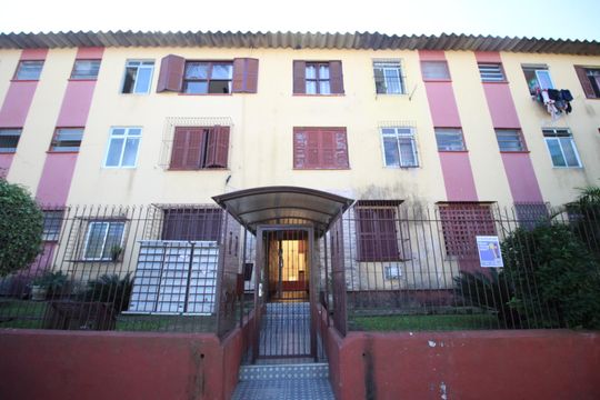Fachada de apartamento à venda com 2 quartos, 59m² em Rubem Berta, Porto Alegre
