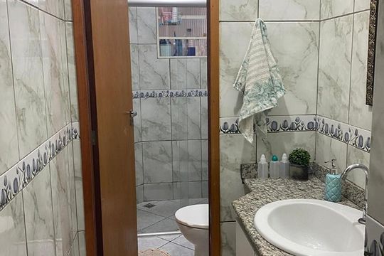 Banheiro de casa à venda com 3 quartos, 140m² em Residencial Lagoa, Betim