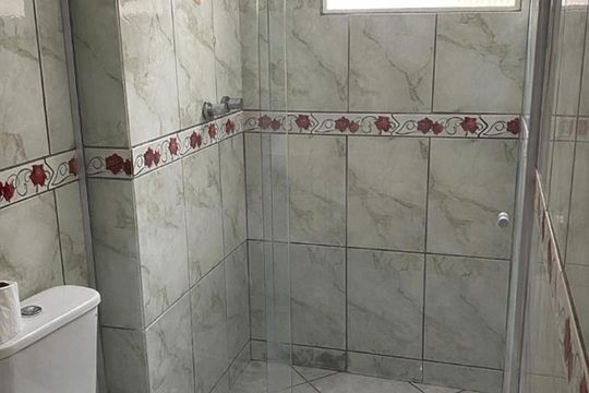 Banheiro de casa à venda com 3 quartos, 140m² em Residencial Lagoa, Betim
