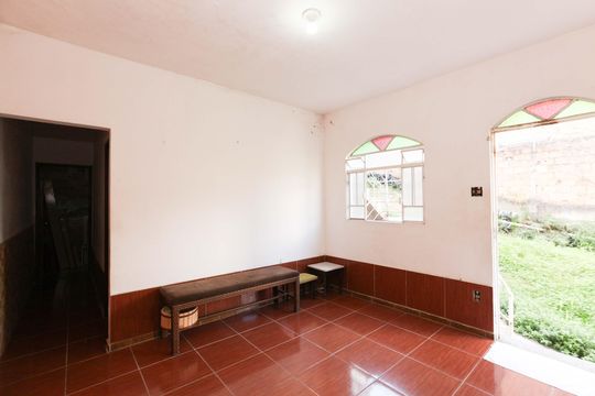 Casa à venda com 5 quartos, 360m² em Água Branca, Contagem