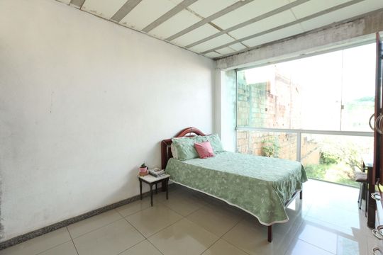 Casa à venda com 5 quartos, 360m² em Água Branca, Contagem