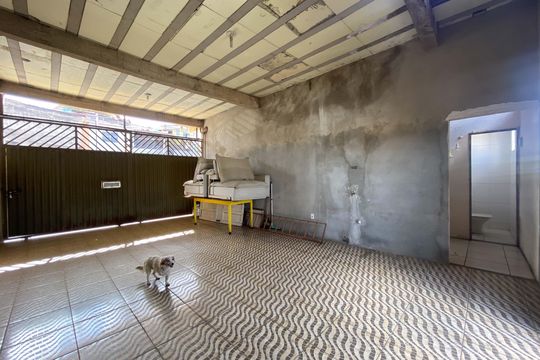 Casa à venda com 5 quartos, 360m² em Água Branca, Contagem