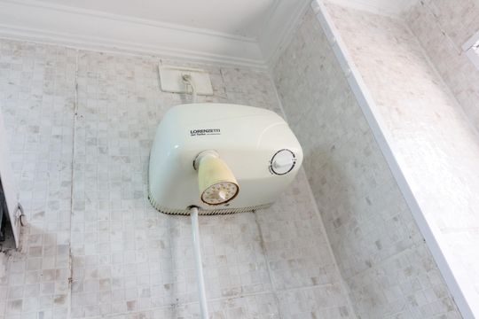 Banheiro de apartamento à venda com 2 quartos, 55m² em Jardim Leda, Guarulhos