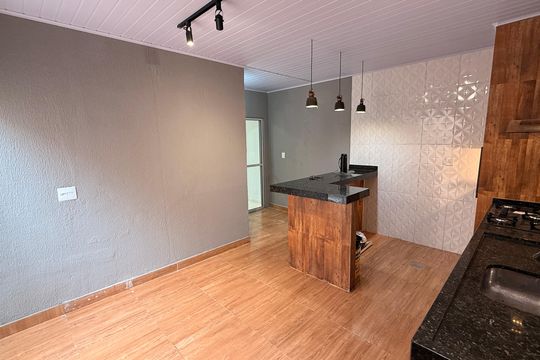 Cozinha de casa de condomínio à venda com 3 quartos, 73m² em Jardim Gardênia, Goiânia