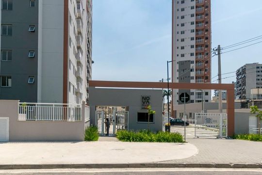 Fachada do Condomínio de apartamento para alugar com 2 quartos, 38m² em Irajá, Rio de Janeiro