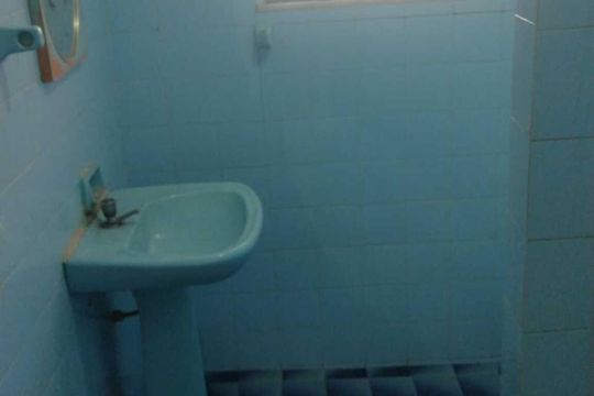 Banheiro de casa para alugar com 2 quartos, 40m² em Centro, Nilópolis