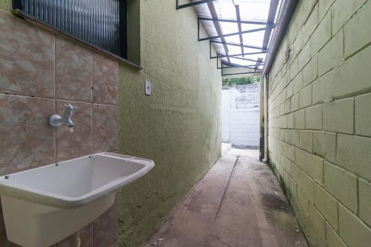 Área de Serviço de casa de condomínio para alugar com 1 quarto, 64m² em Jardim Violeta, Poá