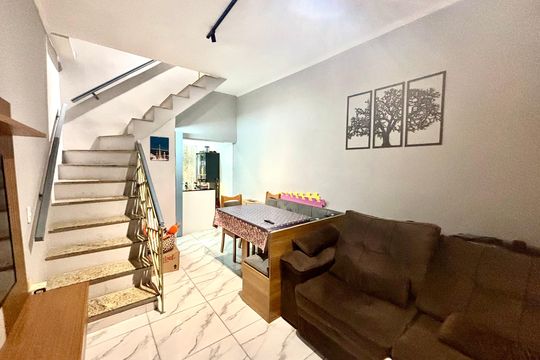 Casa à venda com 2 quartos, 50m² em Vila Araguaia, São Paulo