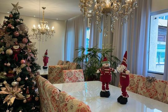 Sala de casa para alugar com 4 quartos, 200m² em Vila Cristina, Contagem