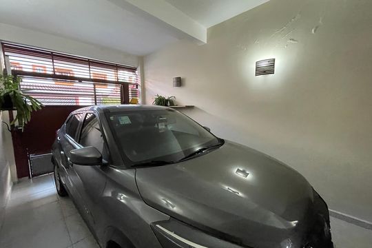 Garagem de casa à venda com 2 quartos, 80m² em Jardim Ester, São Paulo