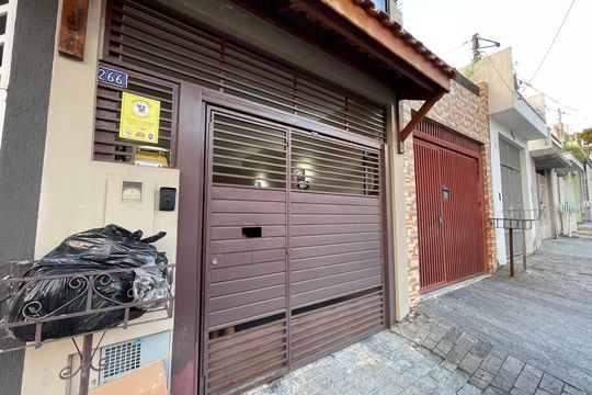 Fachada de casa à venda com 2 quartos, 80m² em Jardim Ester, São Paulo