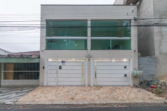 Fachada de casa para alugar com 4 quartos, 250m² em Jardim Egle, São Paulo