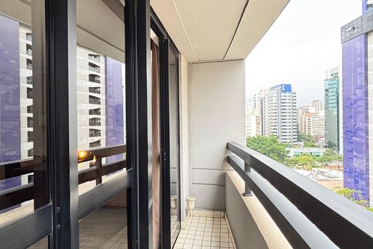 Varanda de kitnet/studio para alugar com 1 quarto, 33m² em Cidade Jardim, São Paulo