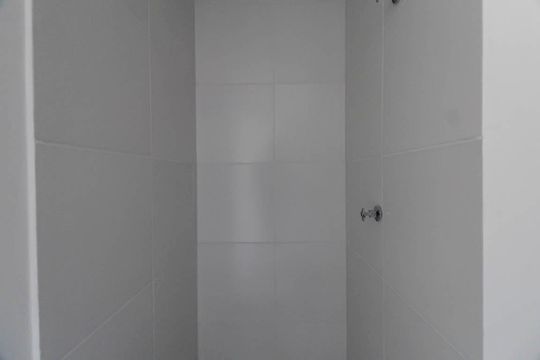 Banheiro social de apartamento para alugar com 1 quarto, 25m² em Jardim Imperador (zona Leste), São Paulo