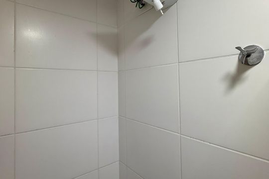 Banheiro Suíte  de apartamento à venda com 1 quarto, 27m² em Jardim Caravelas, São Paulo