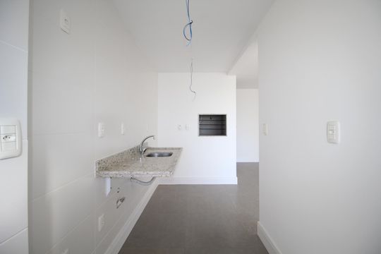 Cozinha de apartamento à venda com 2 quartos, 78m² em Passo D’areia, Porto Alegre