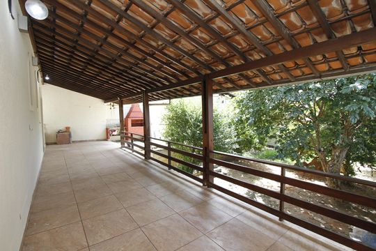 Varanda de casa à venda com 4 quartos, 220m² em Álvaro Camargos, Belo Horizonte