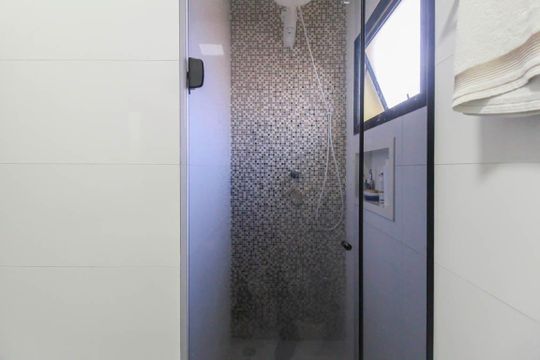 Banheiro da Suíte de casa à venda com 3 quartos, 270m² em Vila Lucia, São Paulo