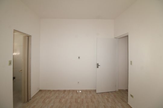 Quarto 1 de casa para alugar com 1 quarto, 65m² em Vila Continental, São Paulo