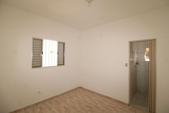Quarto 1 de casa para alugar com 1 quarto, 65m² em Vila Continental, São Paulo