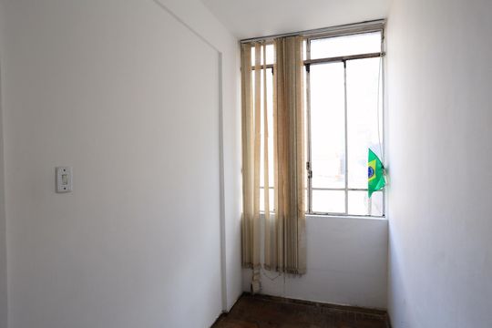Quarto 1 de apartamento para alugar com 2 quartos, 50m² em Centro, Belo Horizonte