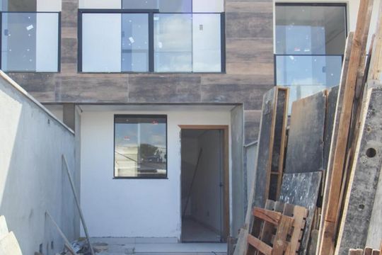 Fachada de casa à venda com 2 quartos, 78m² em Copacabana, Belo Horizonte