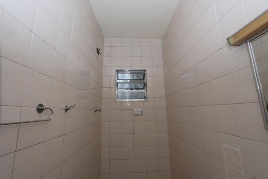 Banheiro da Suíte de casa para alugar com 2 quartos, 180m² em Jardim Tiete, São Paulo