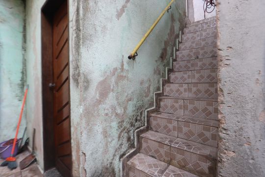 Escada de casa para alugar com 1 quarto, 40m² em Jardim Novo Carrao, São Paulo