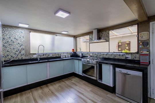 Cozinha de casa à venda com 3 quartos, 350m² em Vila Galvão, Guarulhos
