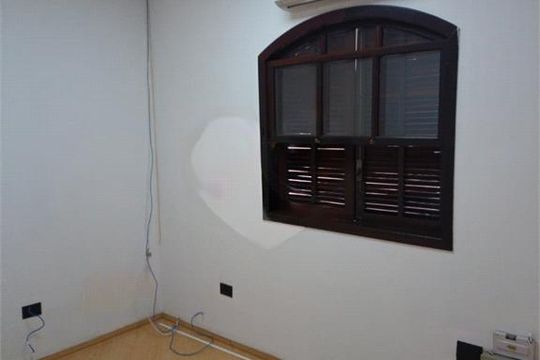 Casa à venda com 3 quartos, 192m² em Jardim Santa Monica, São Paulo