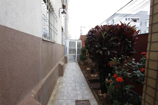 Entrada de apartamento à venda com 3 quartos, 55m² em Monsenhor Messias, Belo Horizonte