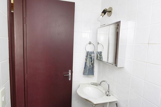 Banheiro da Suíte de apartamento à venda com 3 quartos, 55m² em Monsenhor Messias, Belo Horizonte