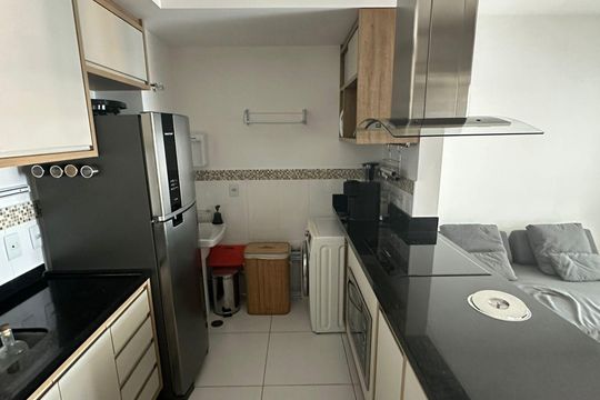 Cozinha de apartamento para alugar com 1 quarto, 45m² em Pinheiros, São Paulo