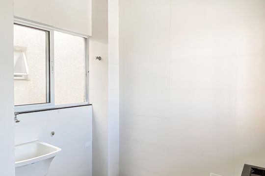 Cozinha / área de serviço  de apartamento à venda com 2 quartos, 45m² em Jardim Eliane, São Paulo