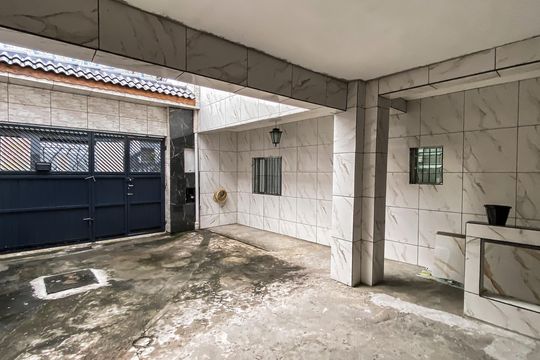 Garagem  de casa à venda com 2 quartos, 360m² em Parque Boturussu, São Paulo