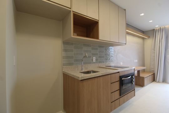 Cozinha de kitnet/studio à venda com 1 quarto, 24m² em Vila Nova Conceição, São Paulo