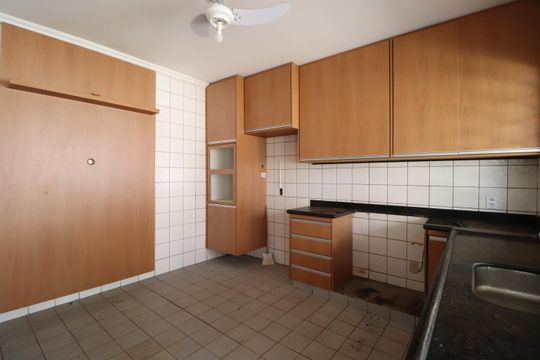 Cozinha de casa para alugar com 4 quartos, 197m² em Santa Mônica, Uberlândia