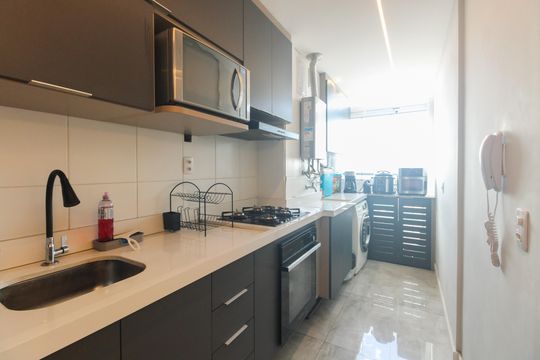 Cozinha  de apartamento à venda com 2 quartos, 51m² em Chácara Santo Antônio (zona Leste), São Paulo