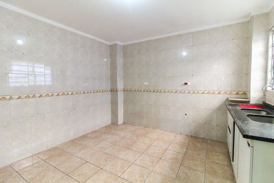 Cozinha de casa à venda com 4 quartos, 208m² em Guaianases, São Paulo