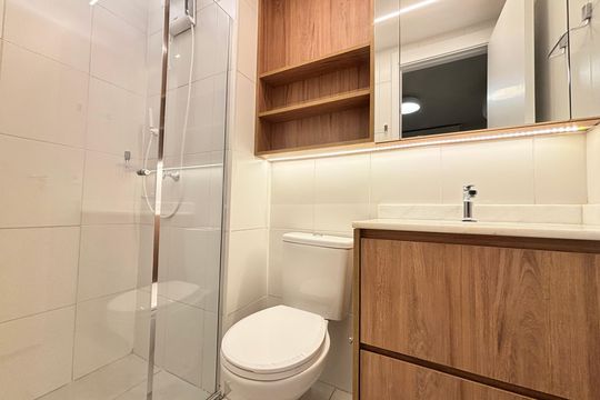 Banheiro da Suíte de apartamento para alugar com 1 quarto, 26m² em Vila Olímpia, São Paulo