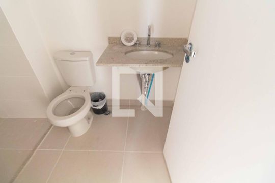 Banheiro de apartamento à venda com 2 quartos, 71m² em Vila Dom Pedro I, São Paulo