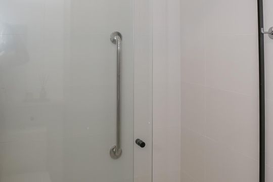 Banheiro de kitnet/studio à venda com 1 quarto, 25m² em Perdizes, São Paulo