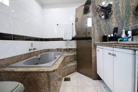 Apartamento à venda com 5 quartos, 241m² em Sagrada Família, Belo Horizonte