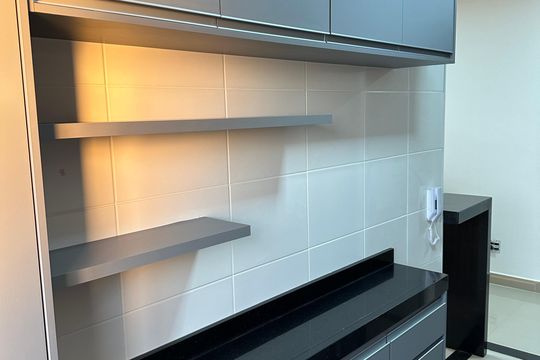 Cozinha de apartamento à venda com 2 quartos, 60m² em Planalto, Belo Horizonte